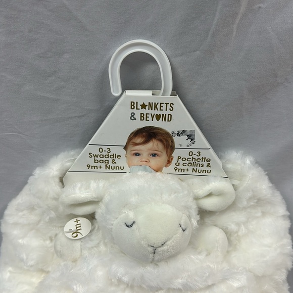 Blankets & Beyond - NWT - Newborn baby Swaddle and Nunu. Size 0-3 momths - Picture 2 of 5